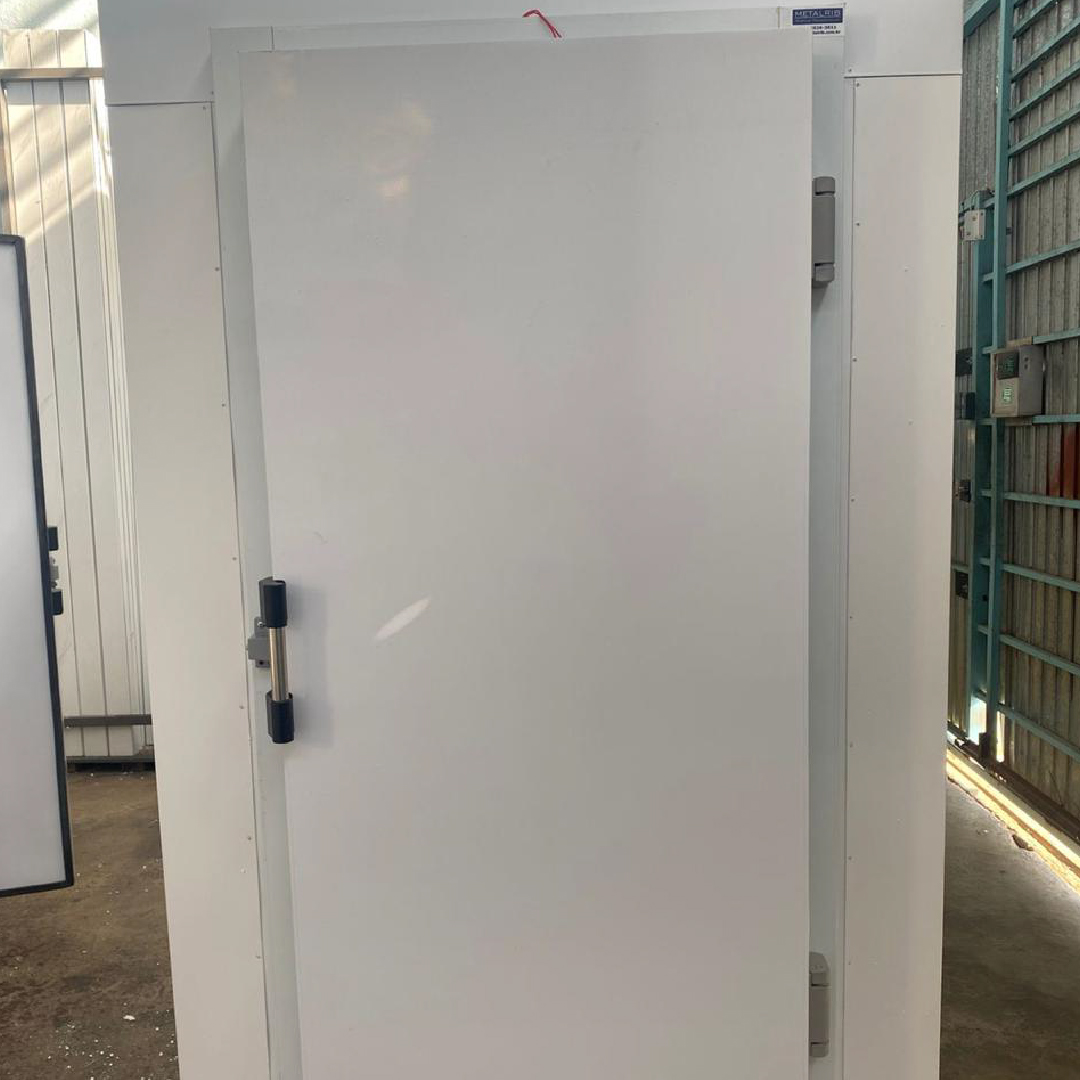 Mini Câmara pronta para um cliente retirar